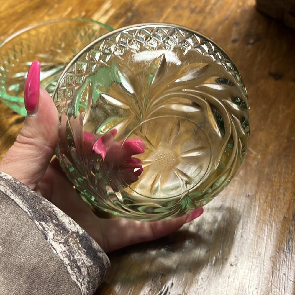 Vintage green small desert bowls - Picture 3 of 5